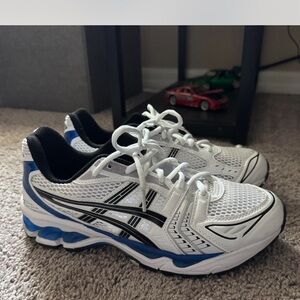 Men’s' White and Blue ASICS